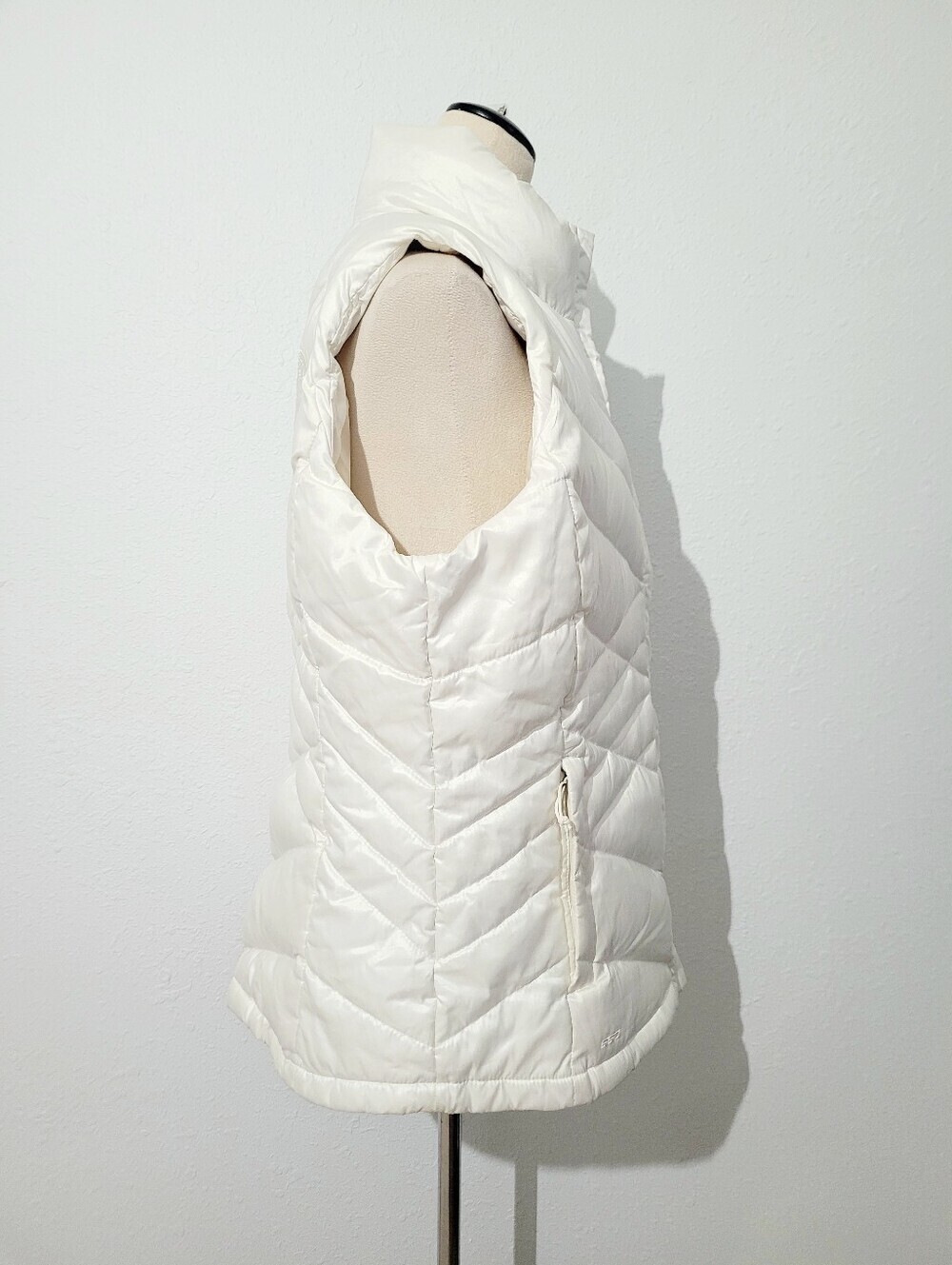 The North Face Women's Size XL White 550 Down Puffer Vest Goose Down Full Zip - Picture 6 of 13